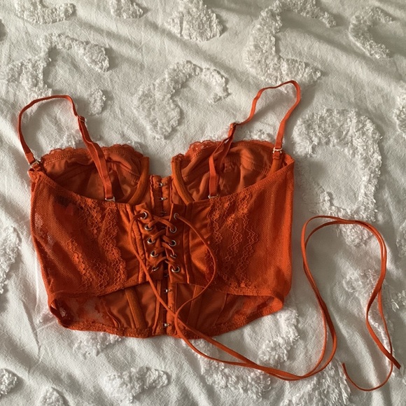 edikted corset top - Picture 2 of 6